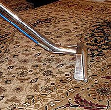 Суха чистка вовняних килимів на дому